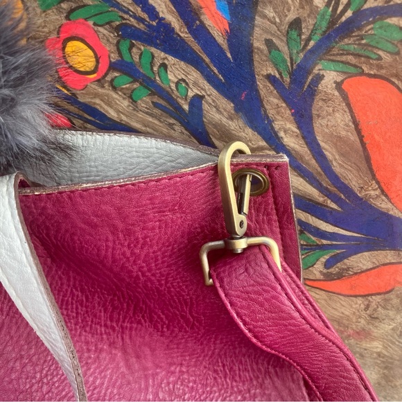 Free People large vegan faux leather reversible raspberry white tote shoulderbag - Picture 7 of 16